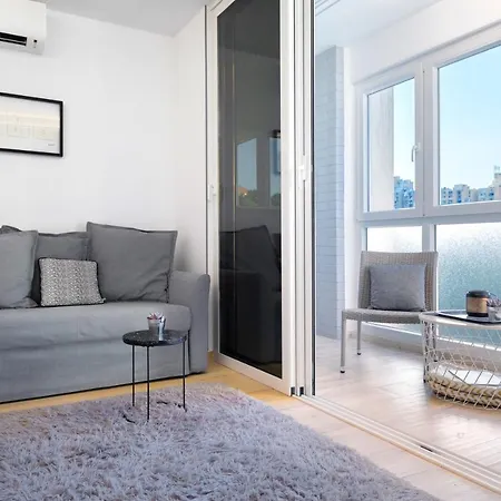 Apartment Brand New Elite Split